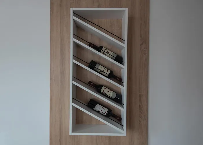 Luxury Adrianna * 斯科普里